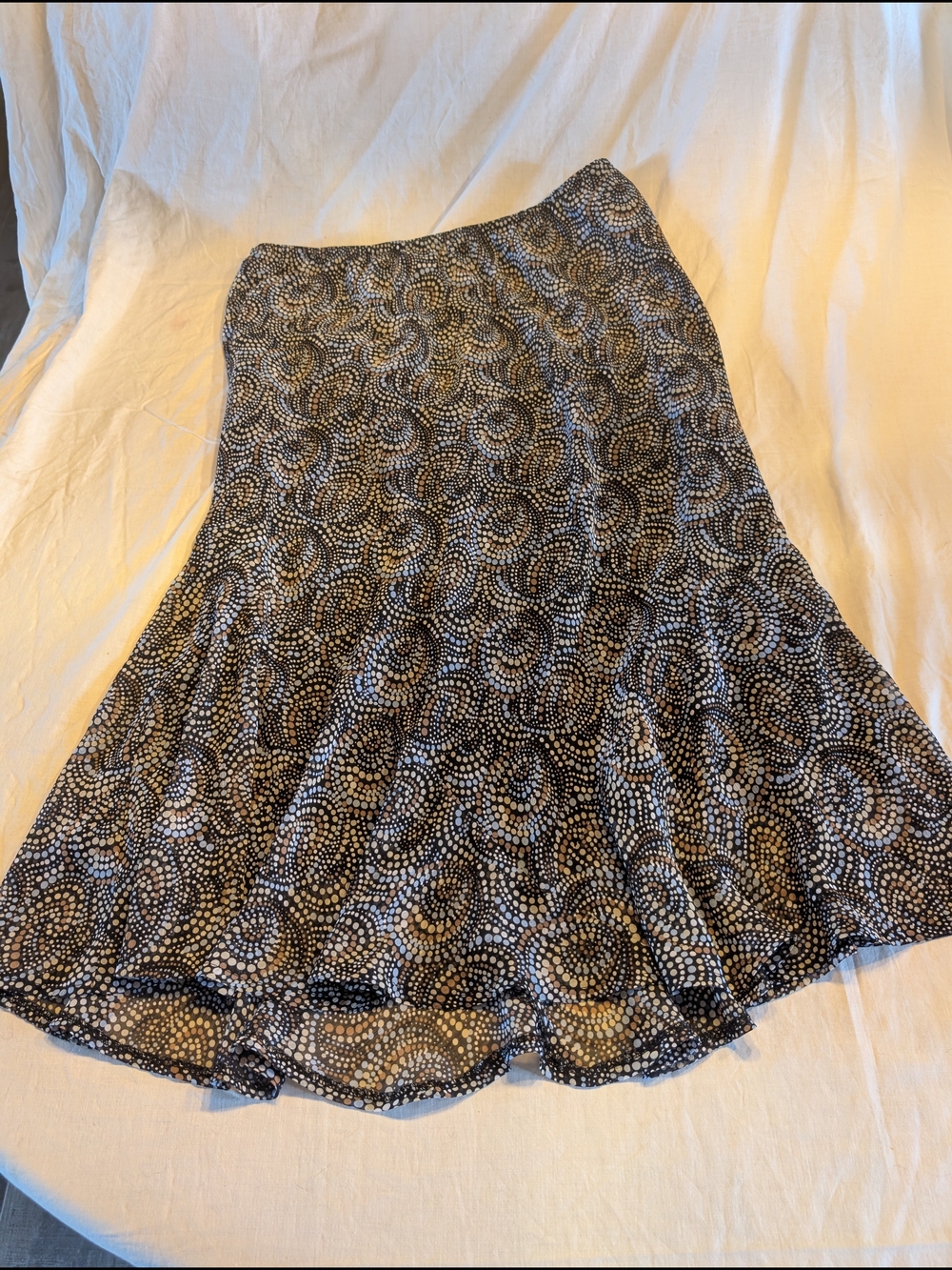 2/30$ Vintage Black and White Swirl Maxi Skirt